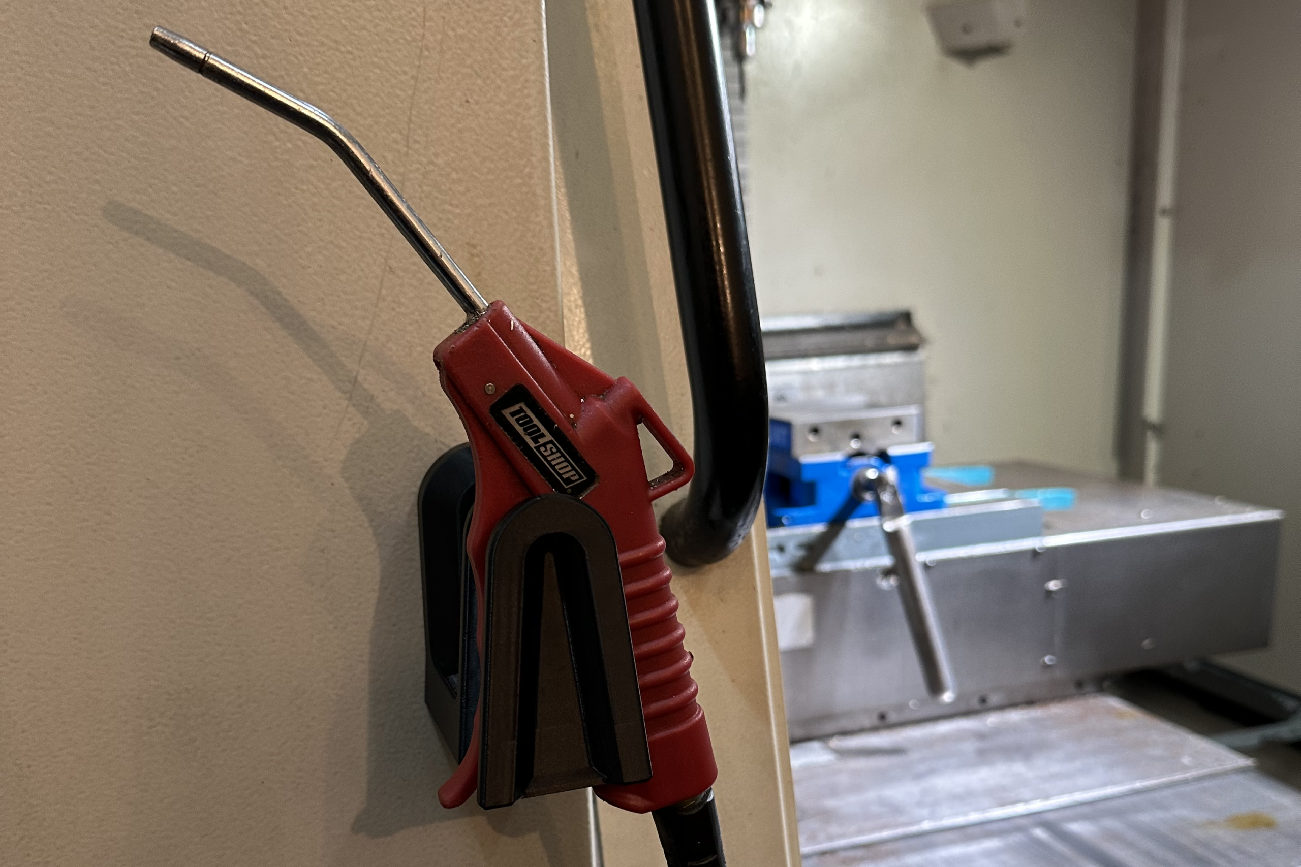 Pneumatic Blow Gun Mount
